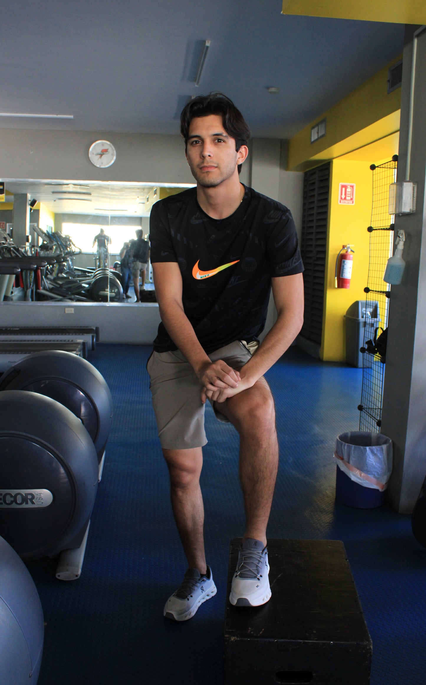 Playera Deportiva Nike Negra Con Diseños de la marca