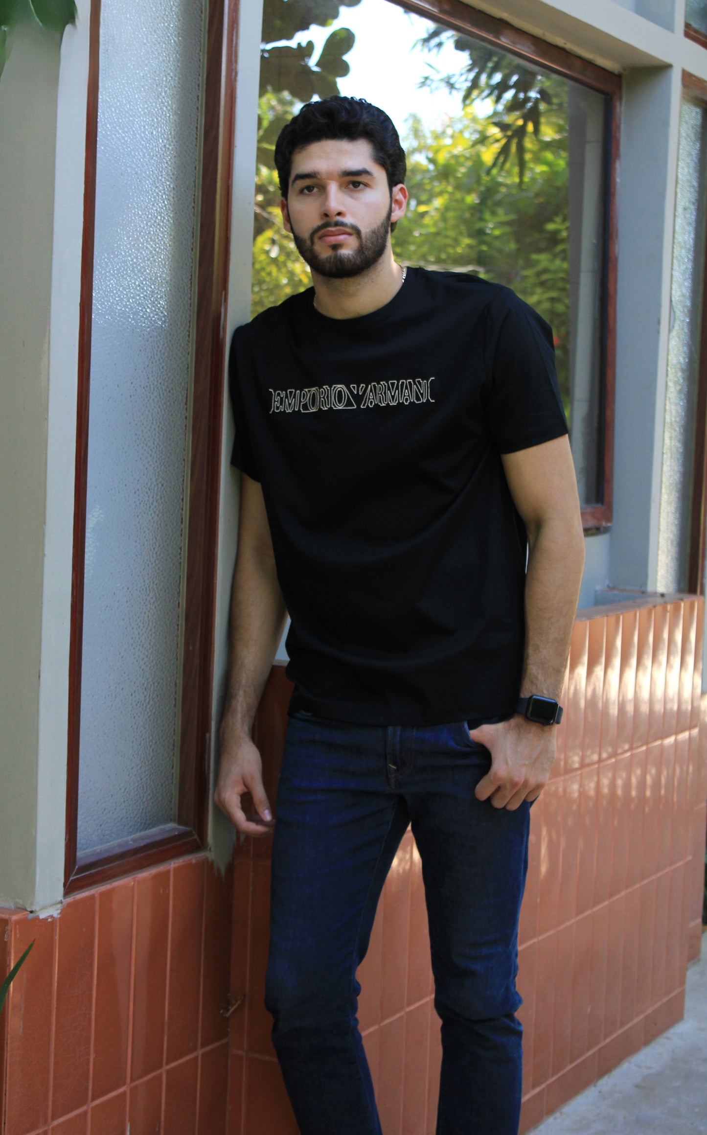 Playera Emporio Armani Color Negro Con Letras Café
