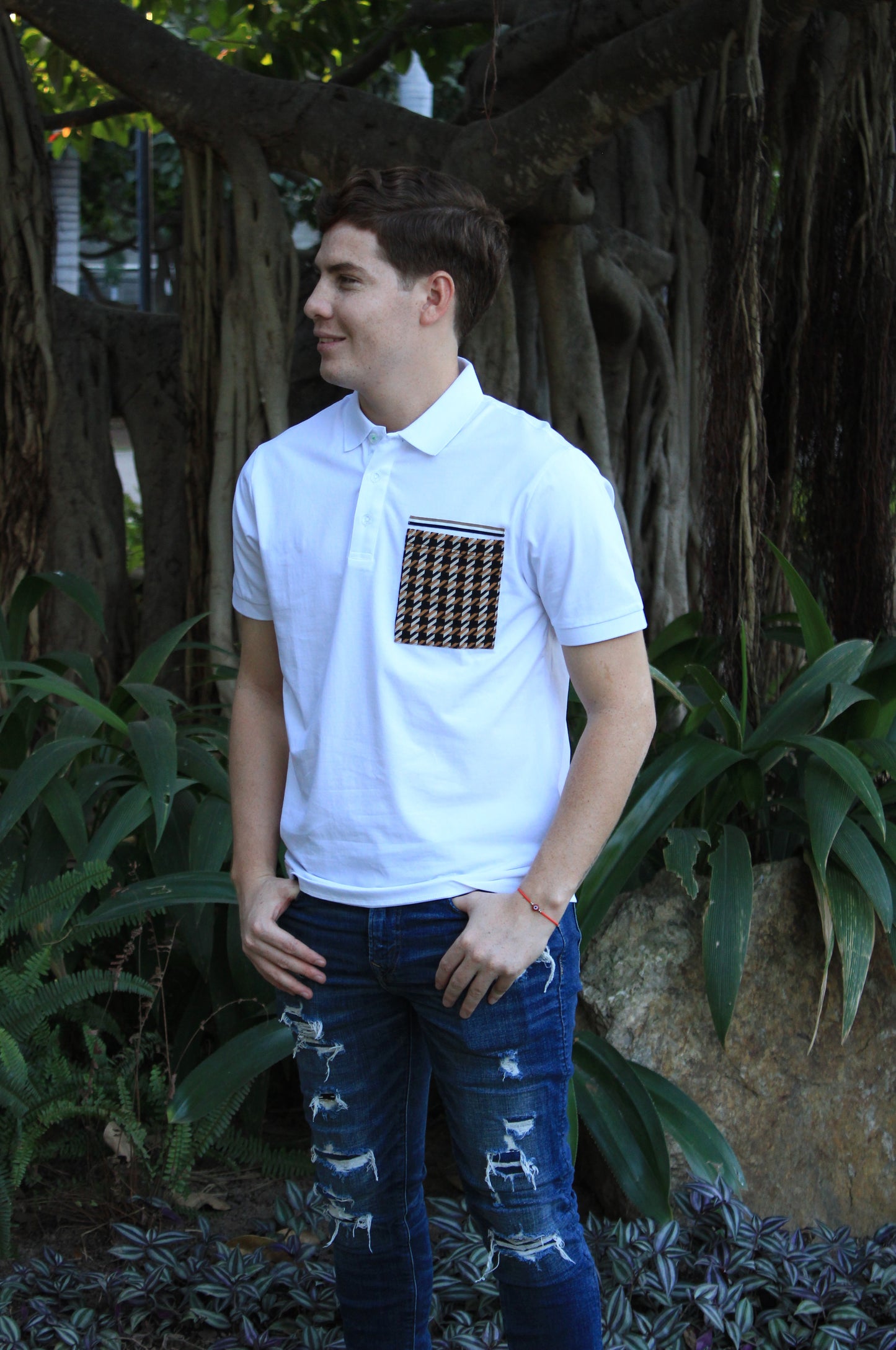 Playera Polo Hugo Boss Blanca Con diseño De Cuadros En Bolsa