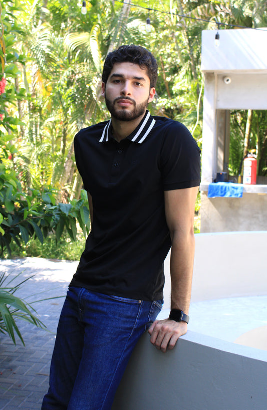 Playera Polo Boss Negra Con Diseño en Cuello Color Cafe