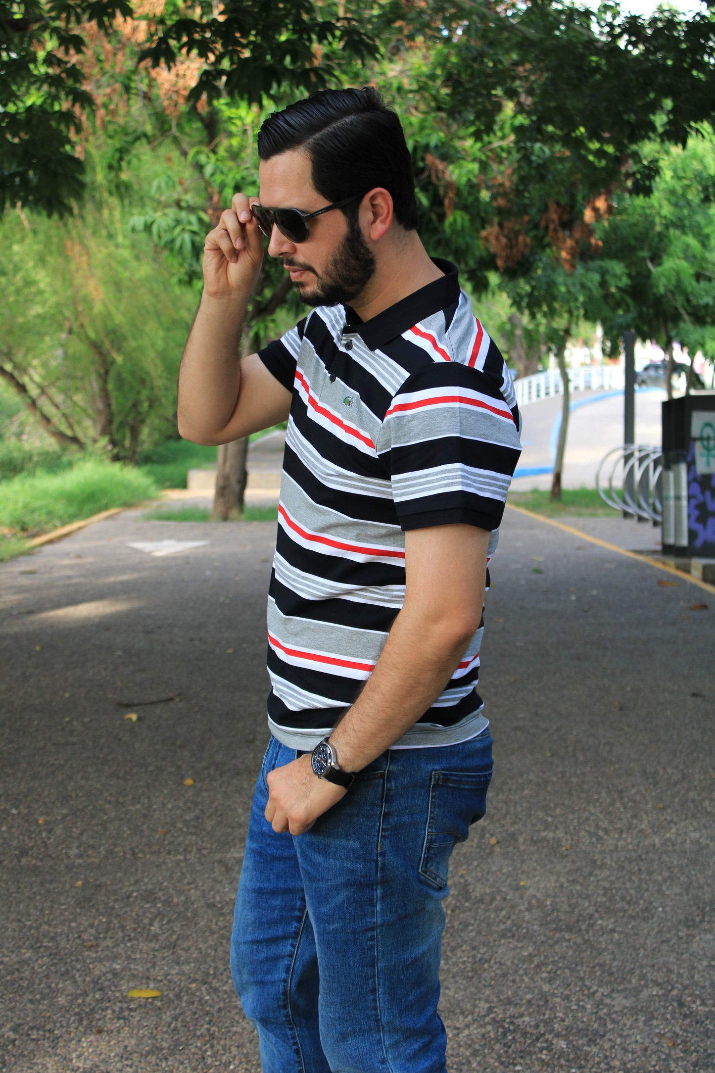 Playera Polo Lacoste Rayas Azul Marino Con Gris y Rojo