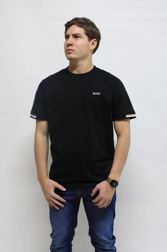 Playera Hugo Boss Negra diseño En mangas