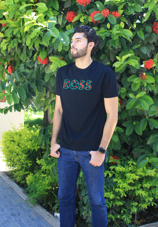Playera Hugo Boss Negra Diseño Enfrente color Rojo con Verde