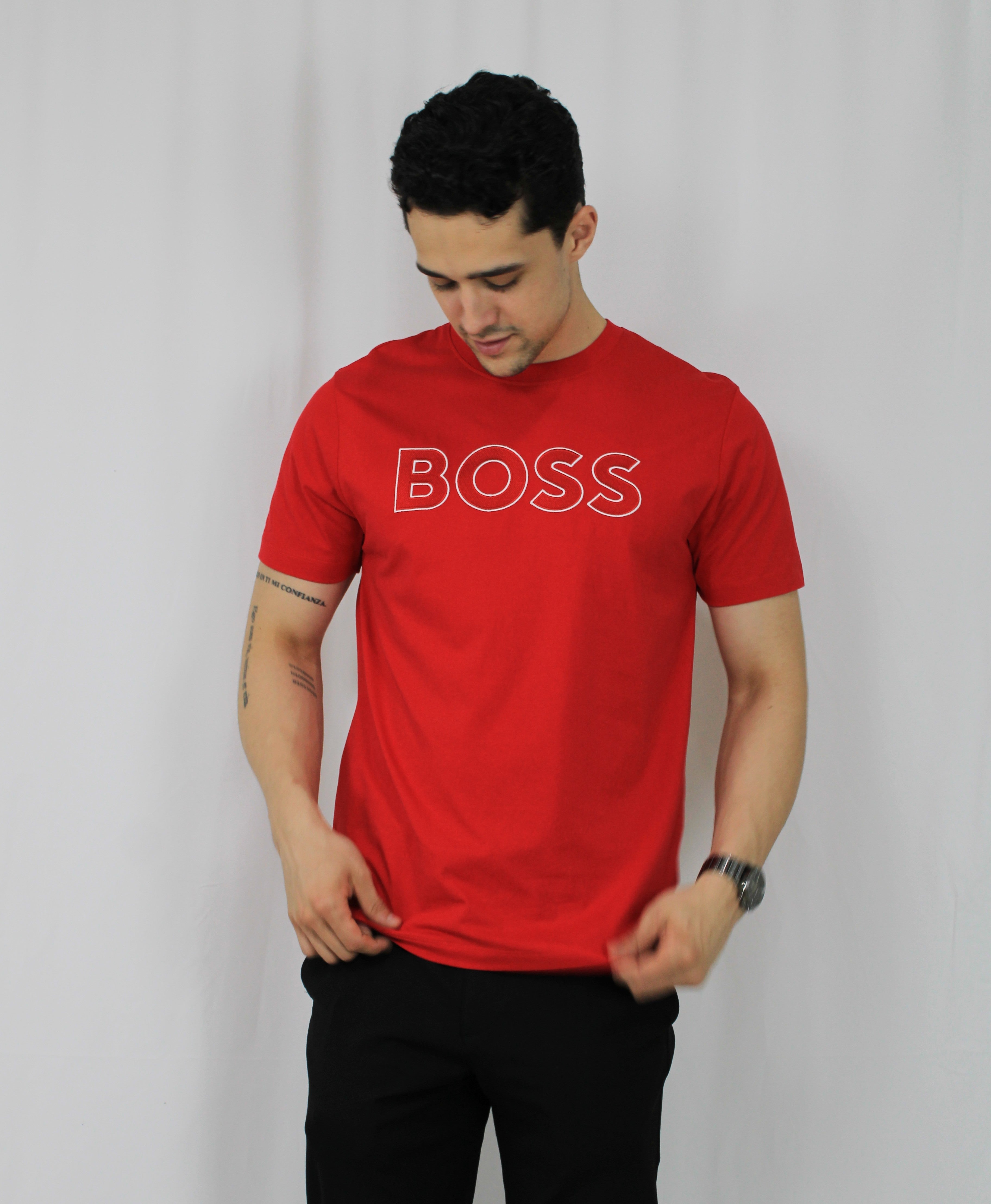 Playera Cuello Redondo "Boss Roja Con Detalle Blanco En Letras"