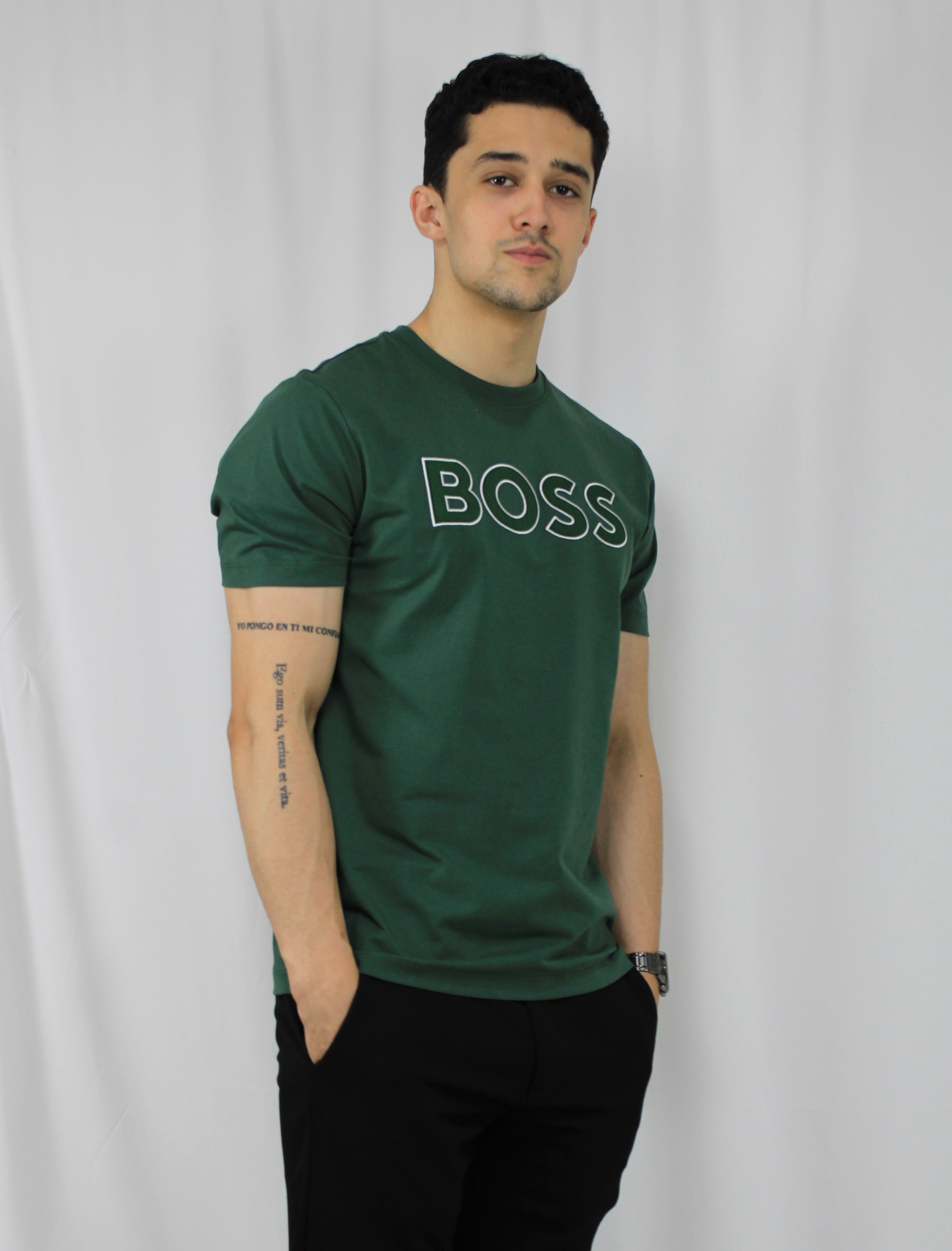 Playera Cuello Redondo "Boss Verde Con Detalle En Letras Blancas"