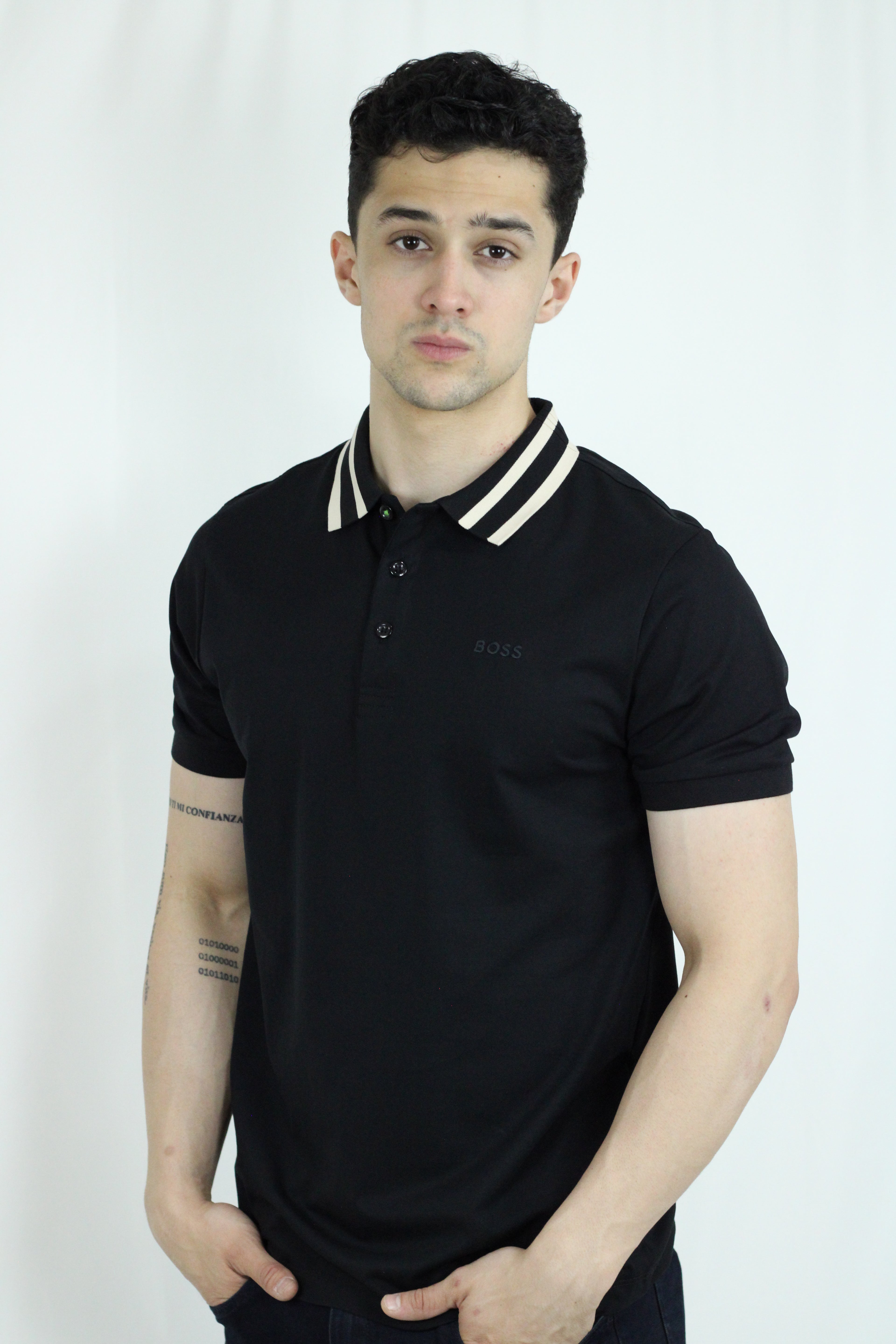 Playera Polo "Boss con detalles blancos en el cuello"