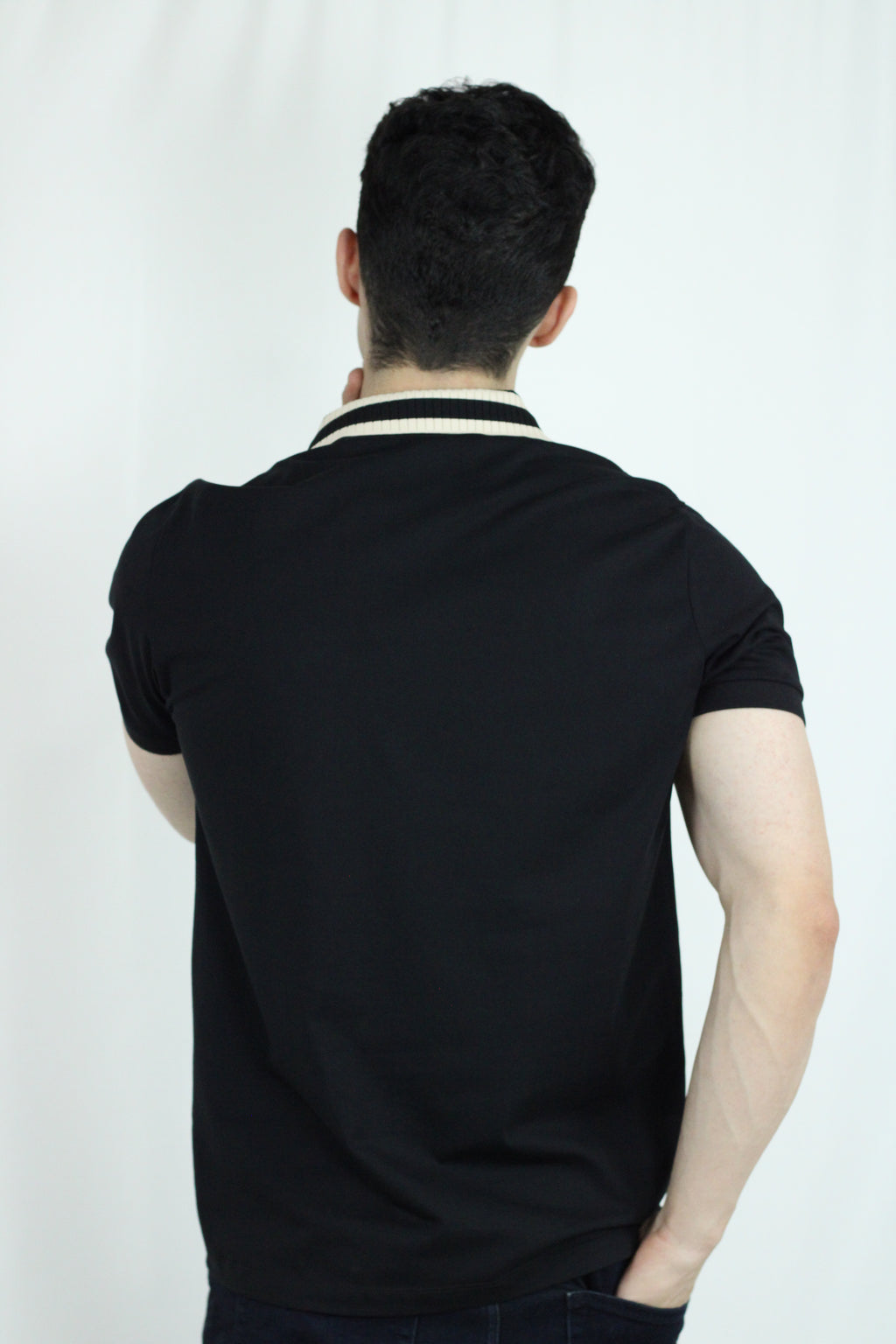 Playera Polo "Boss con detalles blancos en el cuello"