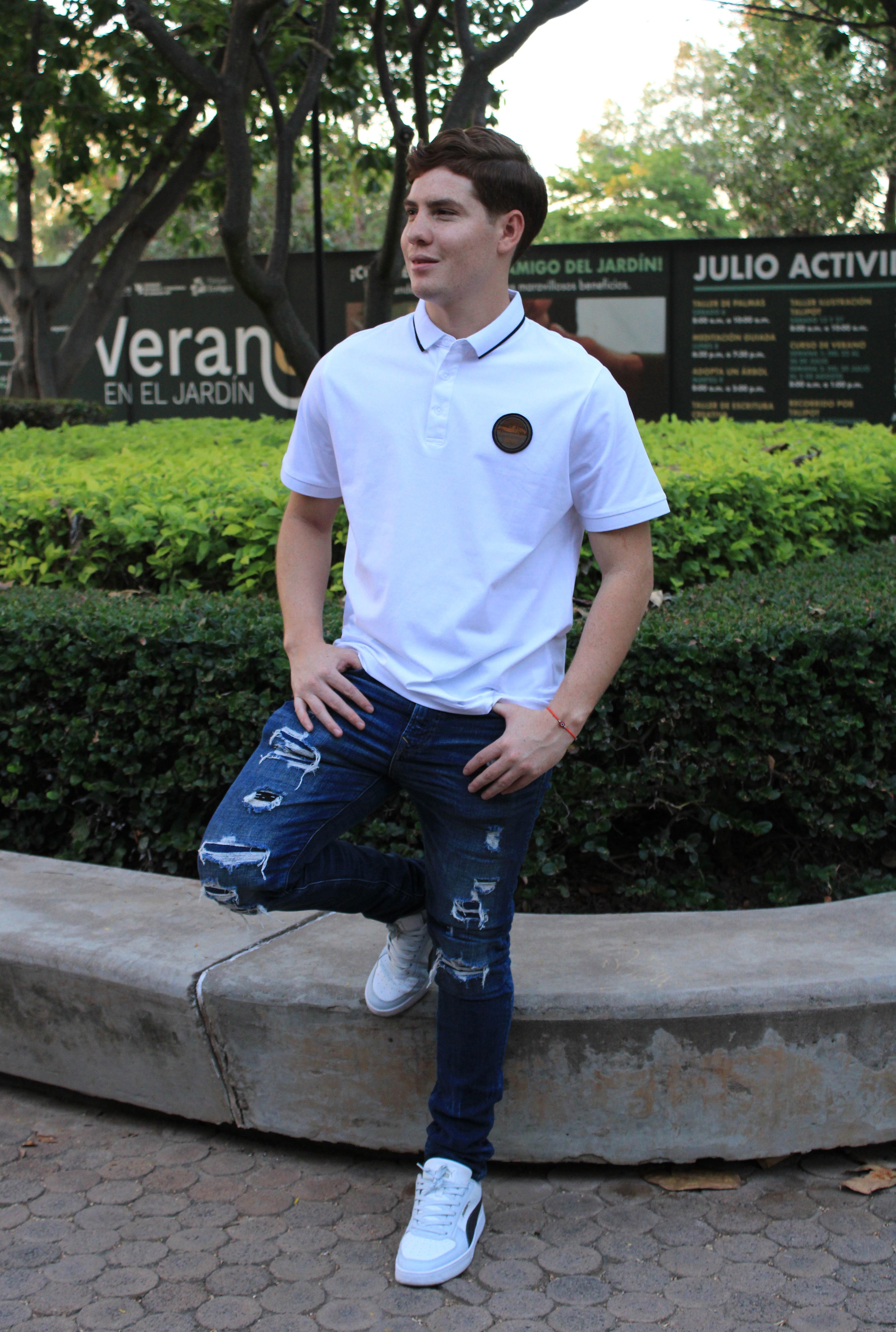 Playera Polo Hugo Porshe Blanca Con Diseño Cafe