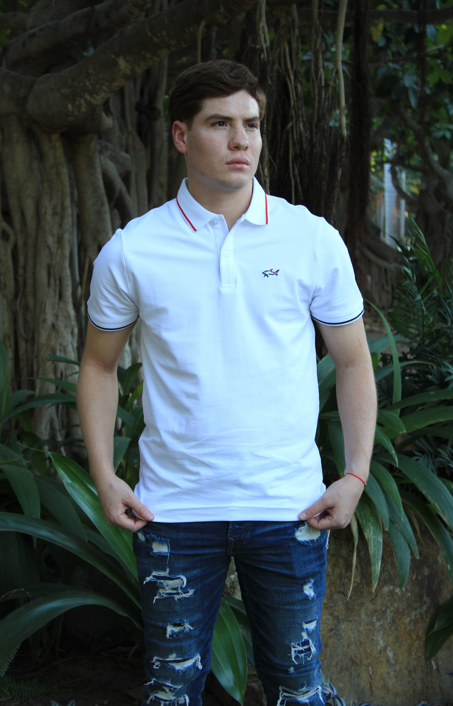 Playera Polo Paul Shark Blanca Con Diseño Rojo