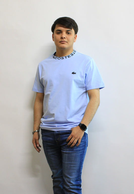 Playera Lacoste Azul Cielo Diseño En Cuello
