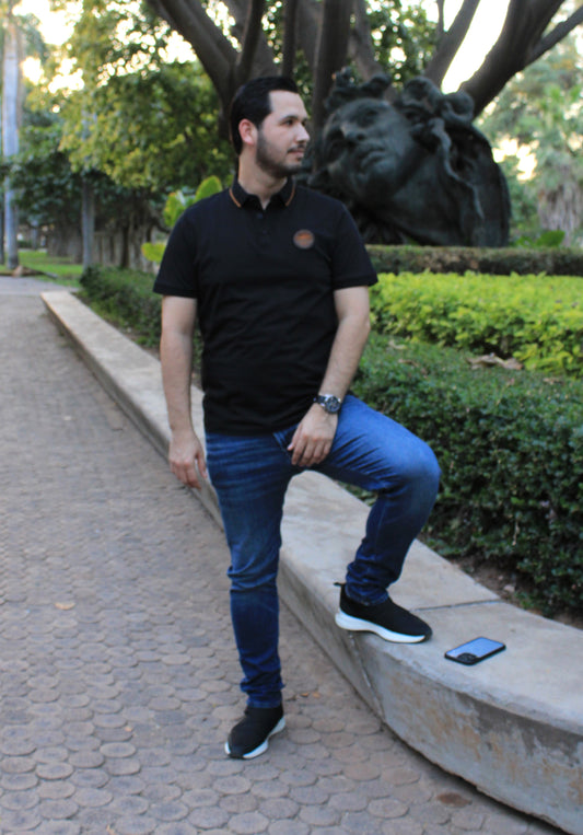 Playera Polo Boss Porsh Negra Con Diseño En Cuello Color Café