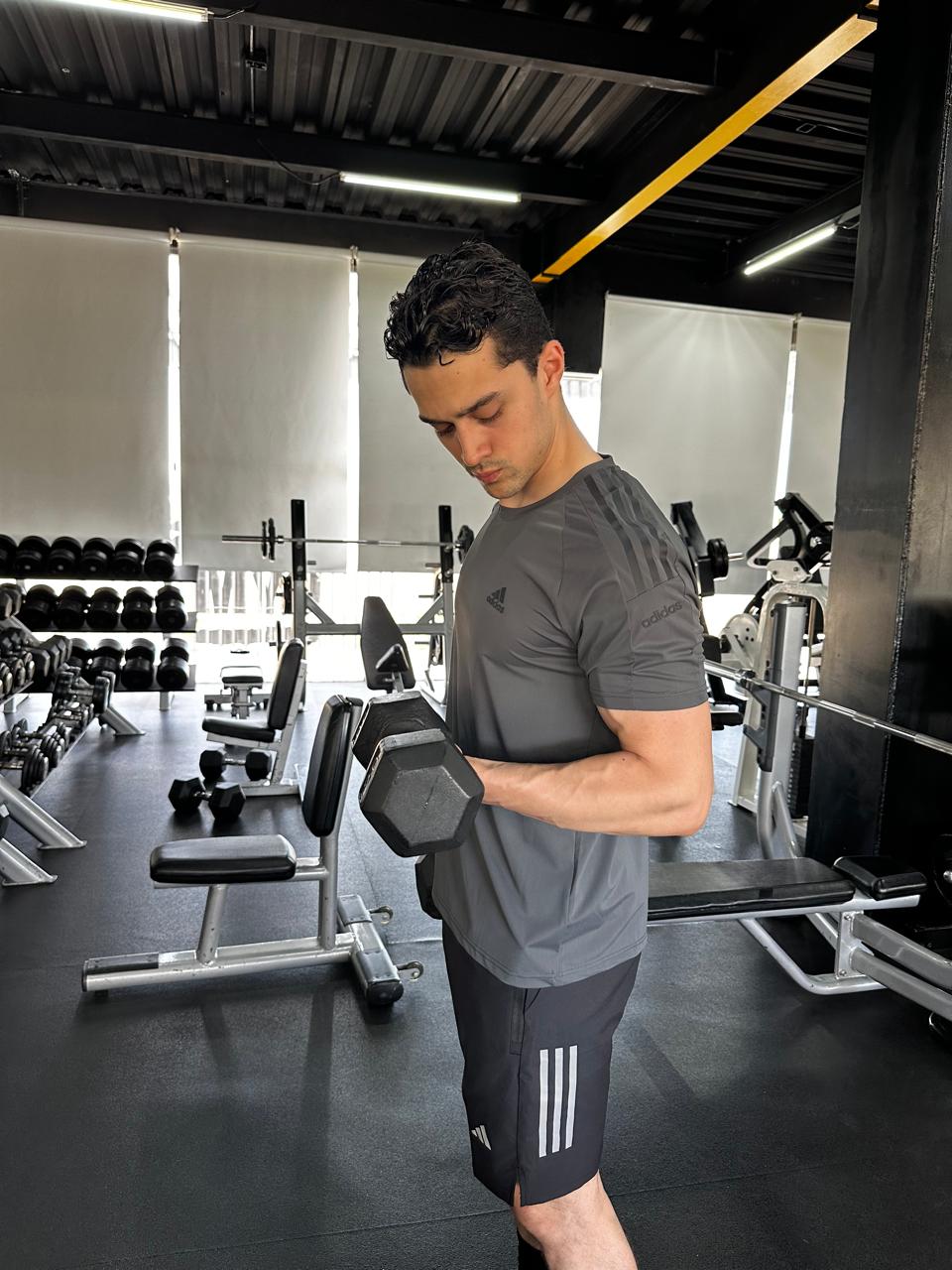 Playera Deportiva Adidas Gris Oxford