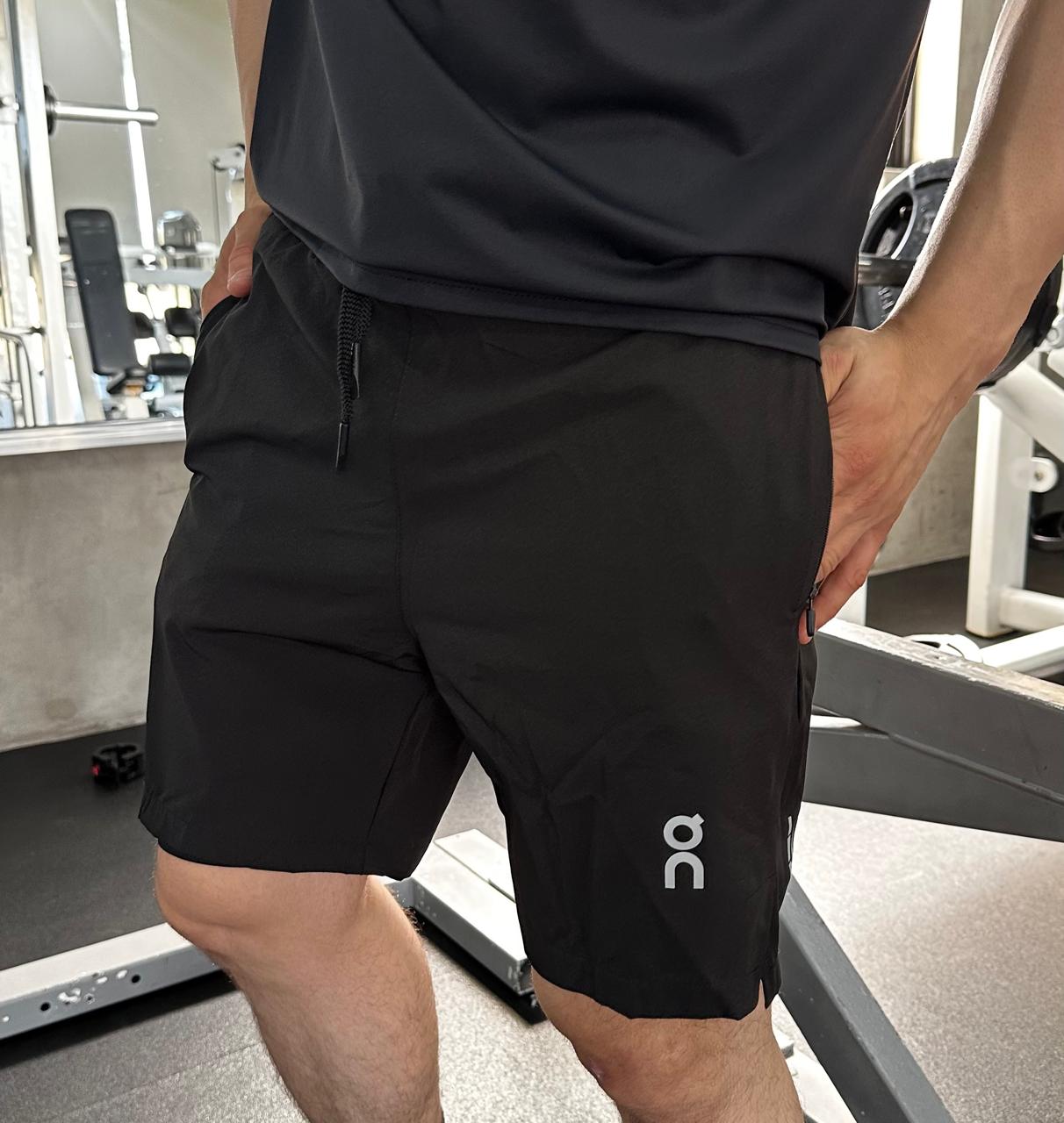 Short Deportivo On Cloud En Negro Con Malla