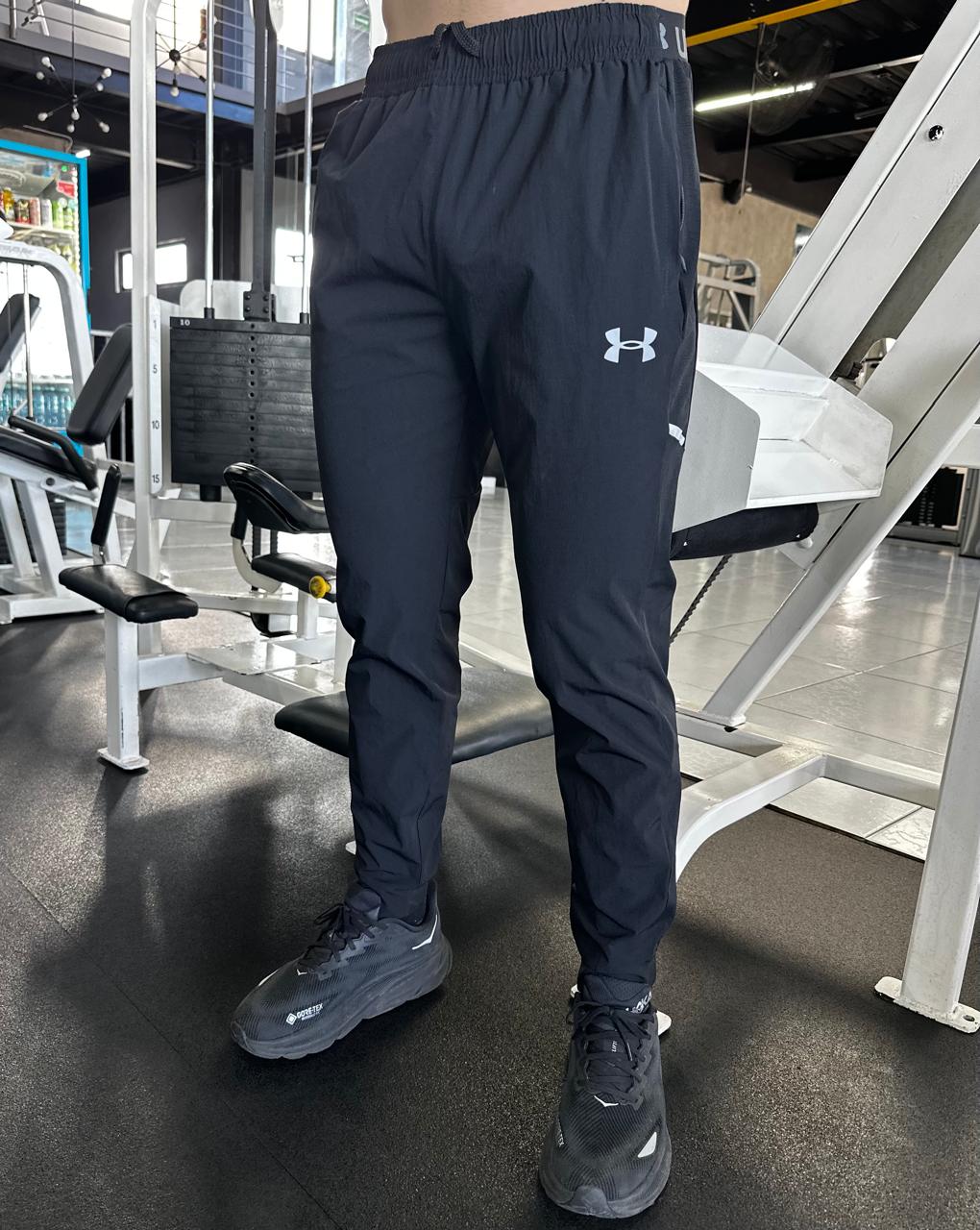 Pants Deportivo Under Armount Negro