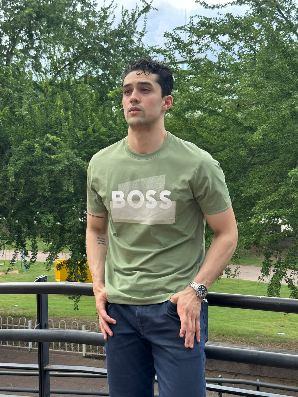 Playera cuello redondo "Boos Verde Olivo¨