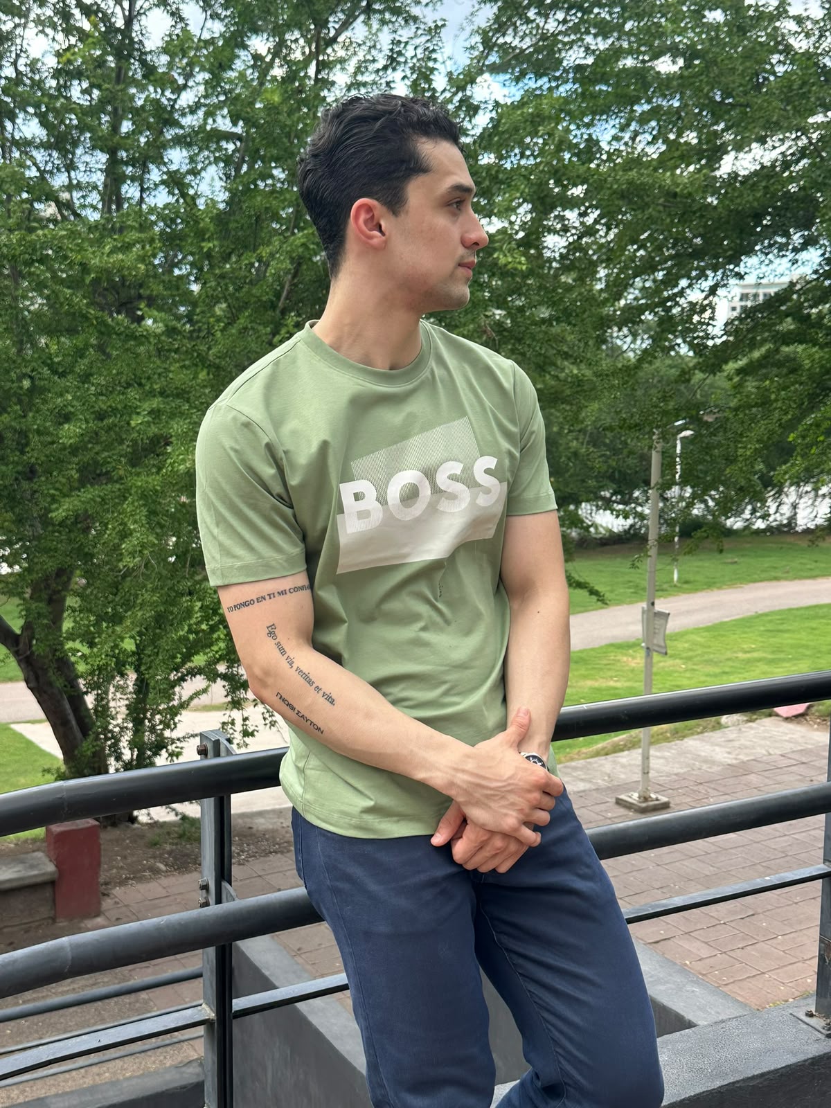 Playera cuello redondo "Boos Verde Olivo¨