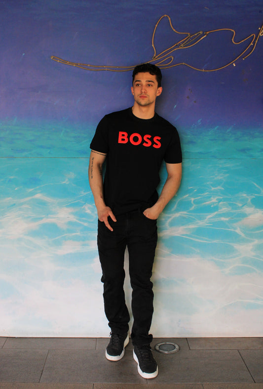 Playera Hugo Boss Azul Marino Diseño Enfrente  con Rojo