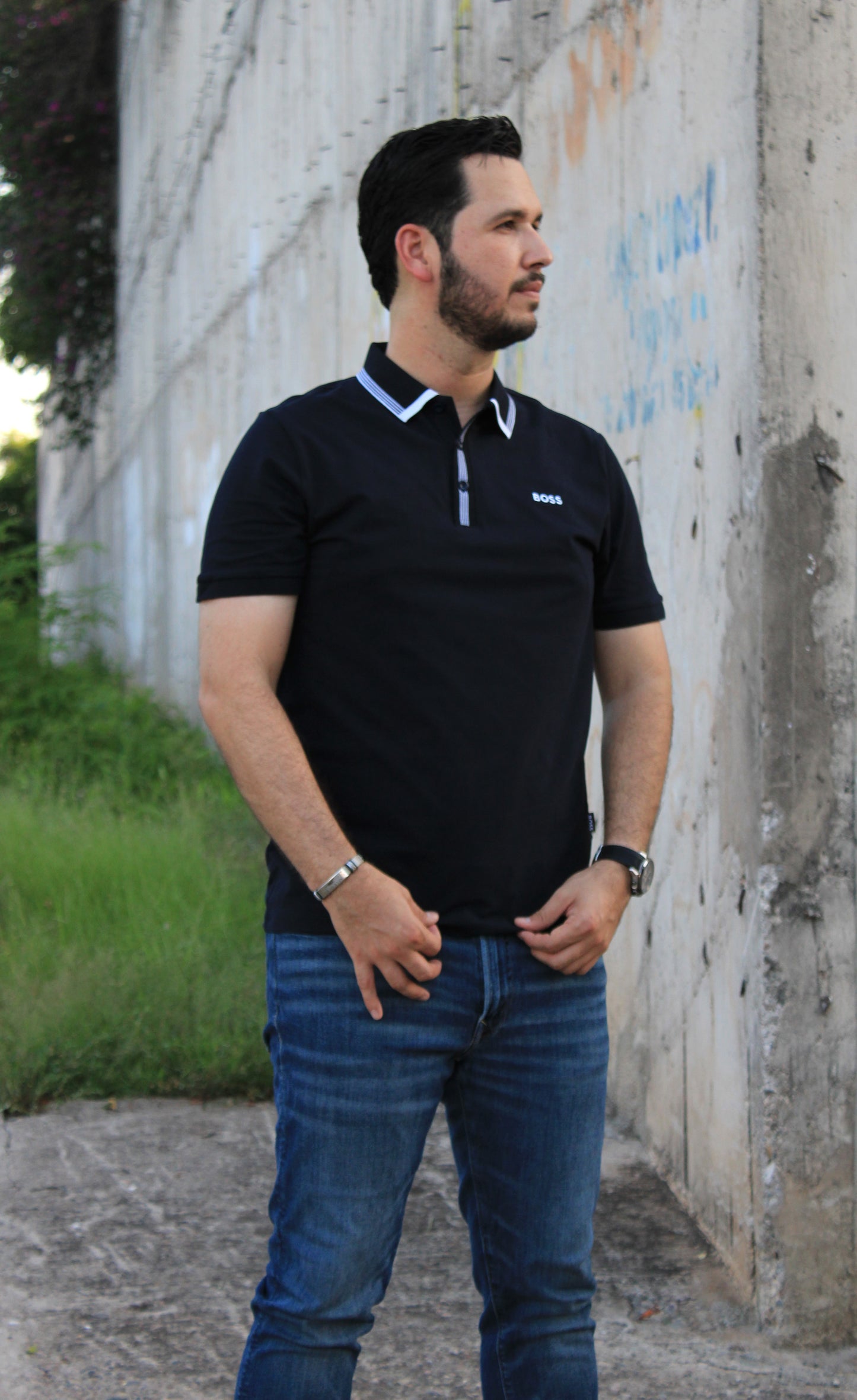 Playera Polo Hugo Boss Azul Marino Con Diseño Blanco