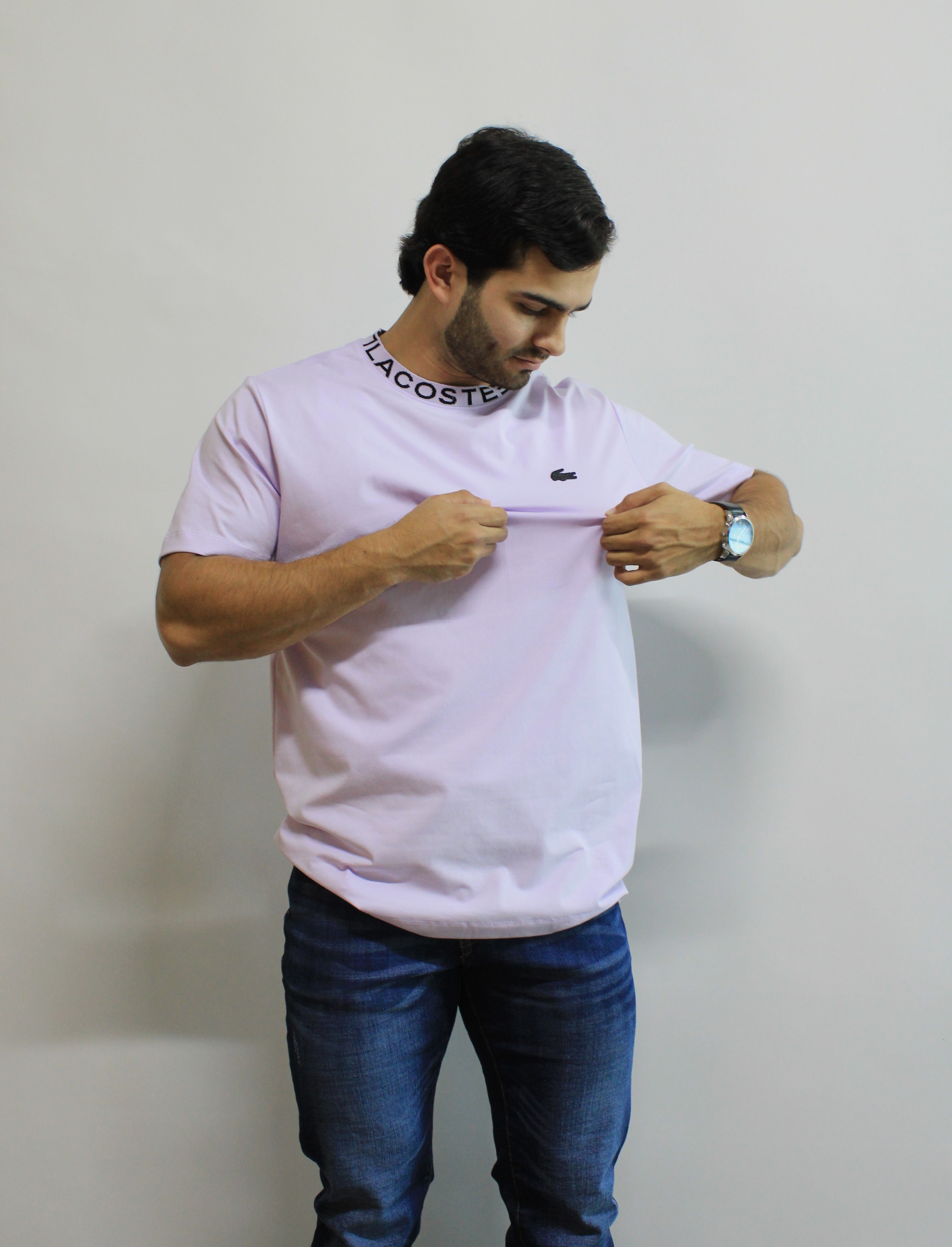 Playera Lacoste Morado Diseño en Cuello